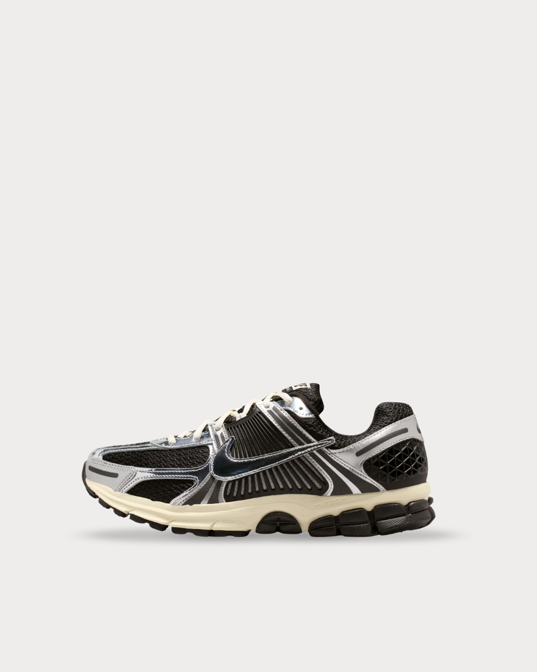 Nike Zoom Vomero 5 - Black/Metallic Silver/Coconut Milk/Chrome