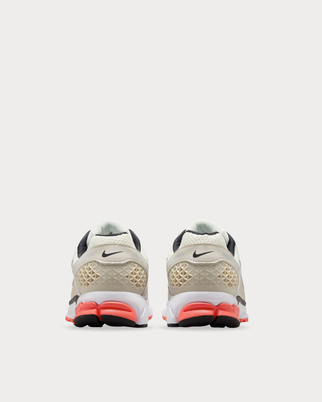Nike Zoom Vomero 5 - Light Orewood Brown/Bright Crimson/Sail/Black