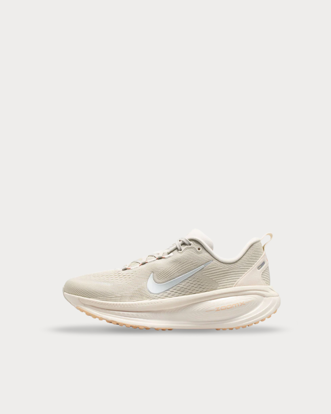 WMNS Nike Vomero 18 - Light Bone/Arctic Orange/Ice Peach/Metallic Silver