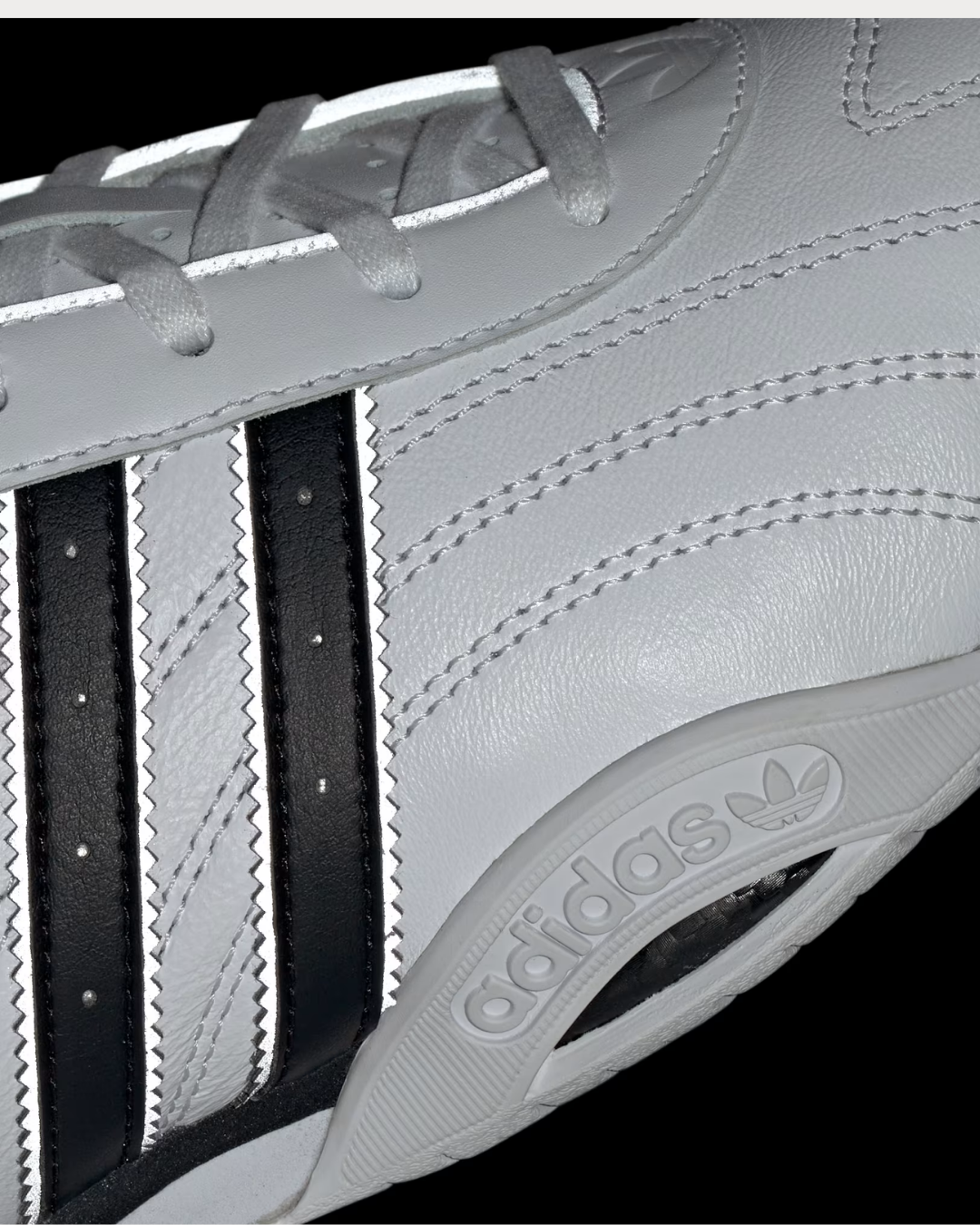 adidas  ADIRACER LO Mercedes - Cloud White / Core Black / Silver Metallic